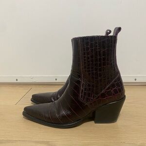 size 8 Zara burgundy, croc embossed, cowboy booties￼
